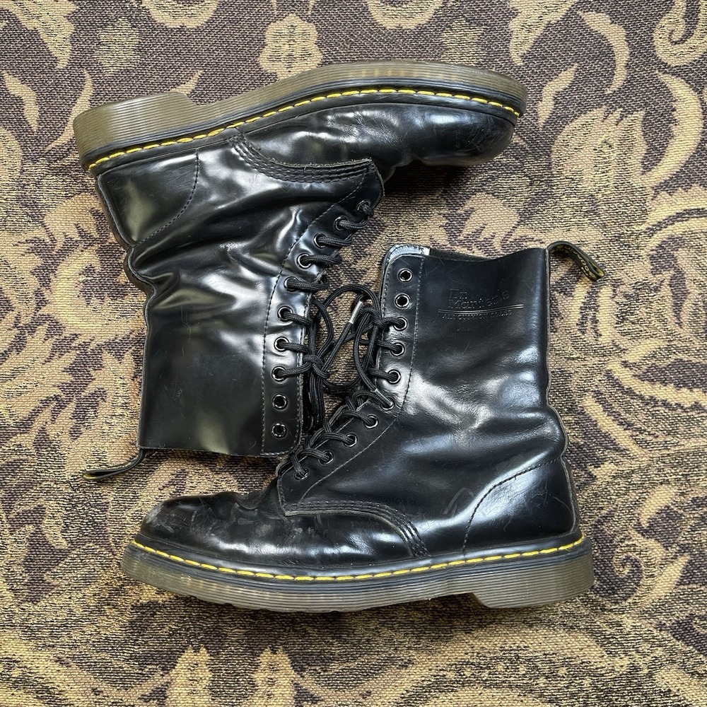 Dr. Martens 1490 10-Eye Smooth Leather Lace Up Boots Black Mens Size 8 US